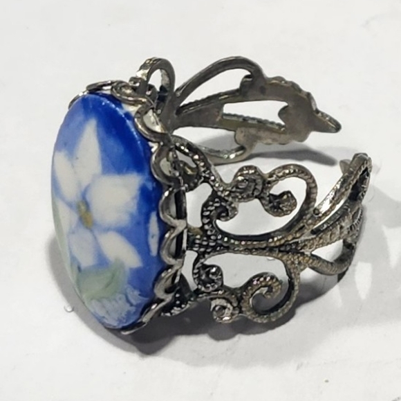 Vtg Silver Tone Filigree Blue Porcelain Flower Ring Open Back - Picture 3 of 4